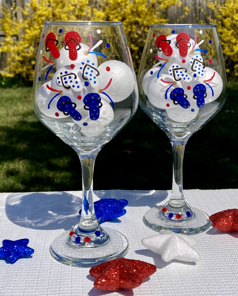 LPaintitpretty's tweet photo. Gift idea https://t.co/AMNi5Mtu7I #wineglasses #giftidea #flipflops #SMILEtt23 #etsyshop #shopsmall #craftbizparty #shamelessselfpromotionTuesday https://t.co/0evn1aCA1x