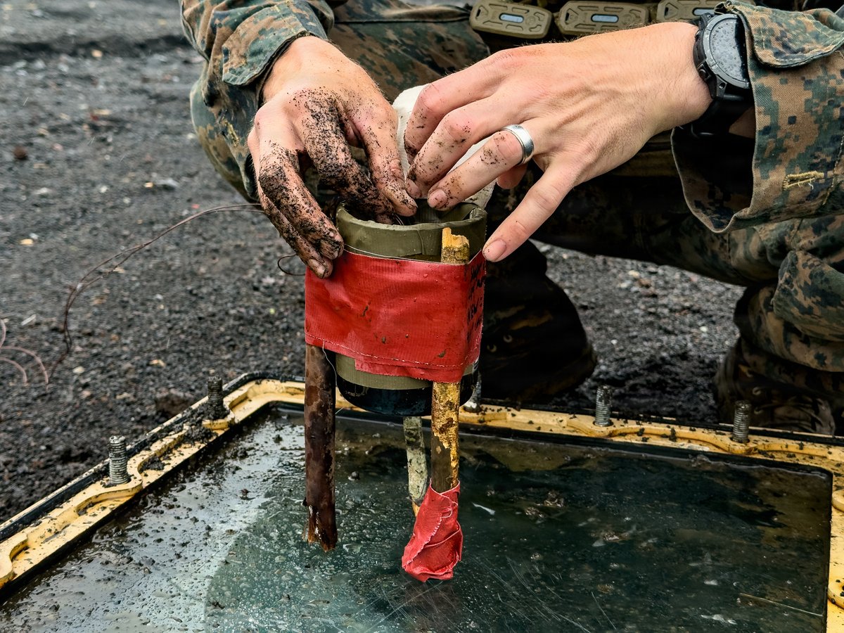 USPACOM's tweet photo. Demolition power ๐ฅ
U.S. Marines with 2nd Battalion, 8th Marine Regiment prepare and detonate explosive charges during exercise Fuji Viper 26.3 at Camp Fuji, Japan, sustaining tactical readiness in the Pacific region.
๐ Japan
๐ธ Lance Corporal Oscar Ocampo
#PACOM #USMC #FujiViper #Lethality #Training