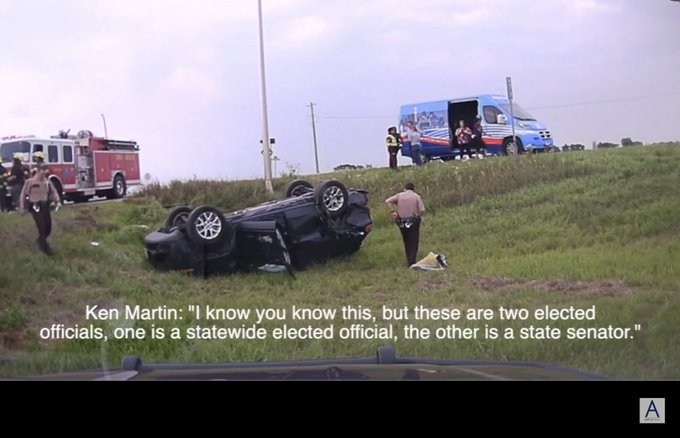 sr_seymore's tweet photo. @kenmartin73 Didn't you cover up a DUI/Open Bottle Accident involving State Democrats including Auditor Blaha?

Isnt that you in your Van? https://t.co/AilPHmCaEs