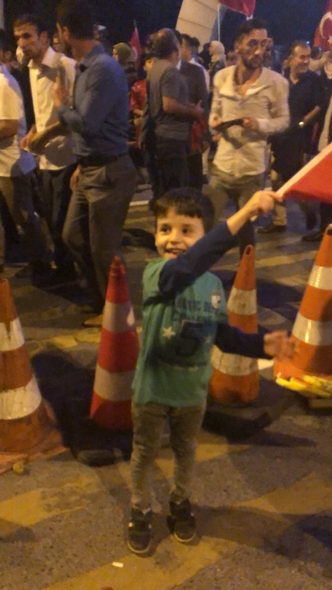 Gelecek5Kardes's tweet photo. İsimler Ömer olmayabilir ama amaçlar aynı ☝️🇹🇷🤘

#15TemmuzDestanı 
#15Temmuz https://t.co/FMHgyFpOKL