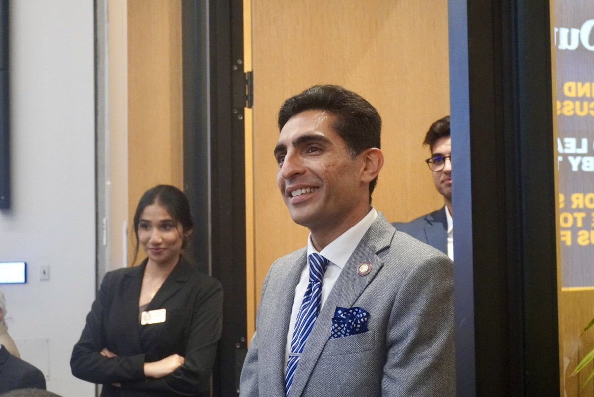 SalmanBhojaniTX's tweet photo. Thank you to the Houston community for hosting a vital, collaborative dialogue as we prepare for the upcoming session. 
#TeamBhojani #HD92 #ReligiousLiberty #Houston #txlege https://t.co/8LaA1haVuQ