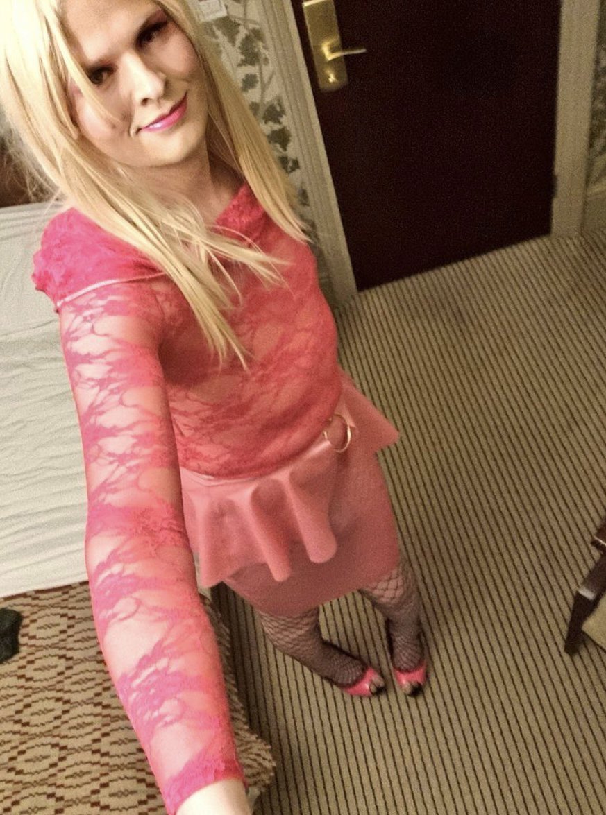 LoserCollector's tweet photo. Sissy Nikki looking gorgeous for her date https://t.co/ozClVeU1f1