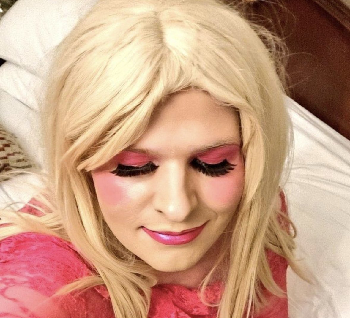 LoserCollector's tweet photo. Sissy Nikki looking gorgeous for her date https://t.co/ozClVeU1f1