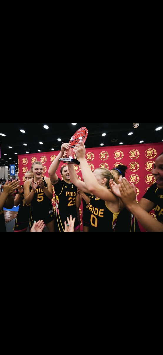 jadaray326610's tweet photo. As I finished my last AAU game, I couldn’t help but reflect on how grateful I am for this journey. Thank you to every coach who believed in me, pushed me to be better, and taught me lessons that go far beyond basketball. Thank you to all of my teammates for the memories, the laughs, the hard work, and for always having my back on and off the court. #00signingout 🏀❤️