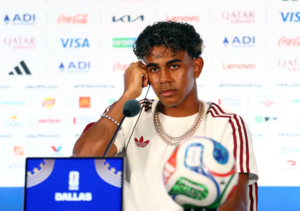 paupecf's tweet photo. 💣🚨 | LAMINE YAMAL TRAS DERROTAR A FRANCIA

🗣️ “Me gustaría mandar ánimos a Kylian Mbappé. No me gustaría estar en su lugar”

🎙️ “Gran gesto. No debe de ser fácil perder unas semifinales de un Mundial”

🗣️ “¿Cómo que perder las semifinales? Lo digo porque es francés” https://t.co/6SDKXlwUhj