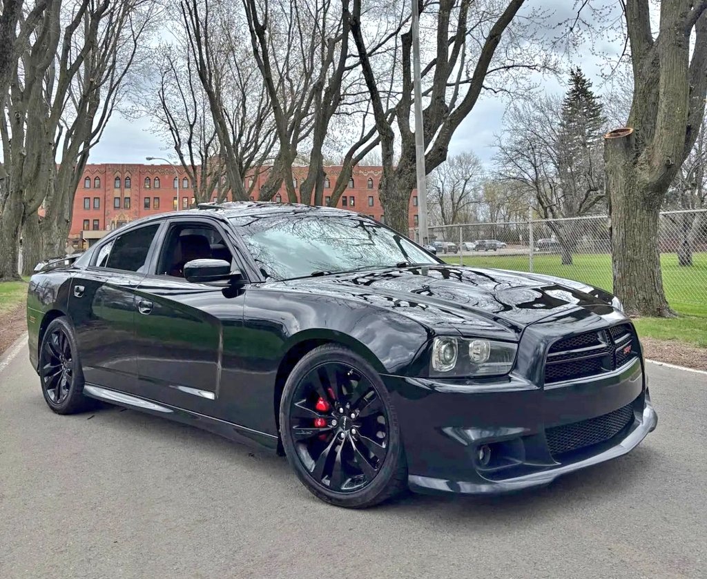 Millishield01's tweet photo. 2013 Dodge Charger.
2013 Toyota Camry.
Which one go win road race? https://t.co/1D8wATy4fY