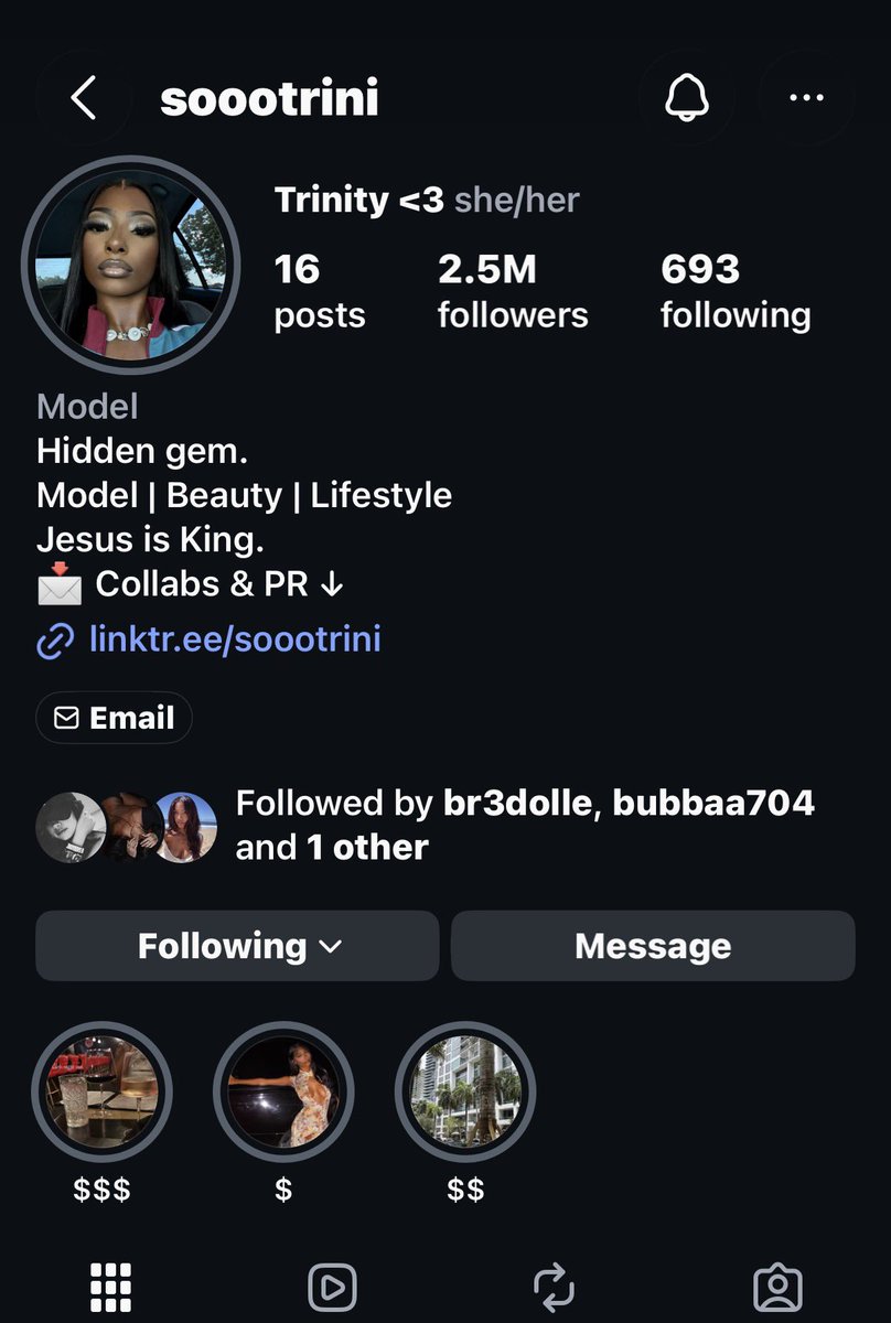 celebzr's tweet photo. she literally “boot this girl outta this bih” https://t.co/8nxkIUv0j0