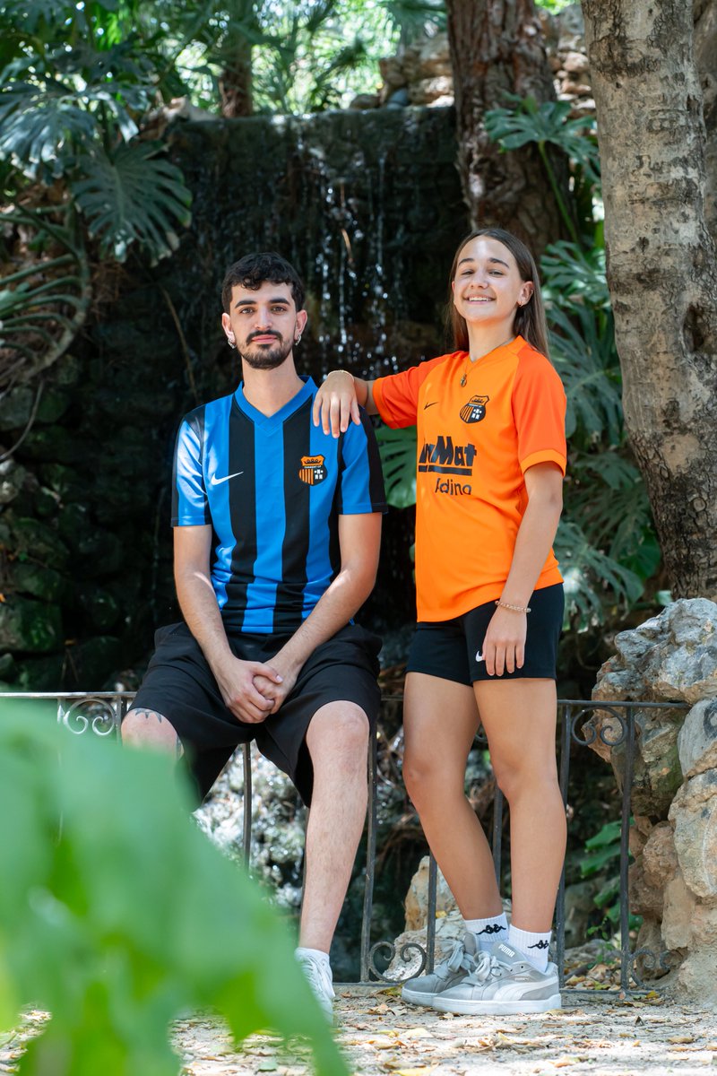 tcf_oficial's tweet photo. 𝗘𝗤𝗨𝗜𝗣𝗔𝗖𝗜𝗢𝗡𝗘𝗦 𝗢𝗙𝗜𝗖𝗜𝗔𝗟𝗘𝗦 𝗧𝗘𝗠𝗣𝗢𝗥𝗔𝗗𝗔 𝟮𝟬𝟮𝟲/𝟮𝟬𝟮𝟳

Estas son las equipaciones oficiales que vestirá el Torrent CF para esta próxima temporada 2026/2027. Presentadas en el Parque Municipal L'Hort de Trénor, uno de los puntos más emblemáticos de nuestra ciudad, Torrent.
Próximamente a la venta en la TCF Store.

--
Aquestes són les samarretes oficials que vestirà el Torrent CF per a la pròxima temporada 2026/2027. Presentades al Parc Municipal L'Hort de Trénor, un dels punts més emblemàtics de la nostra ciutat, Torrent.
Pròximament a la venda en la TCF Store.

#SangTaronja #TorrentTornarem