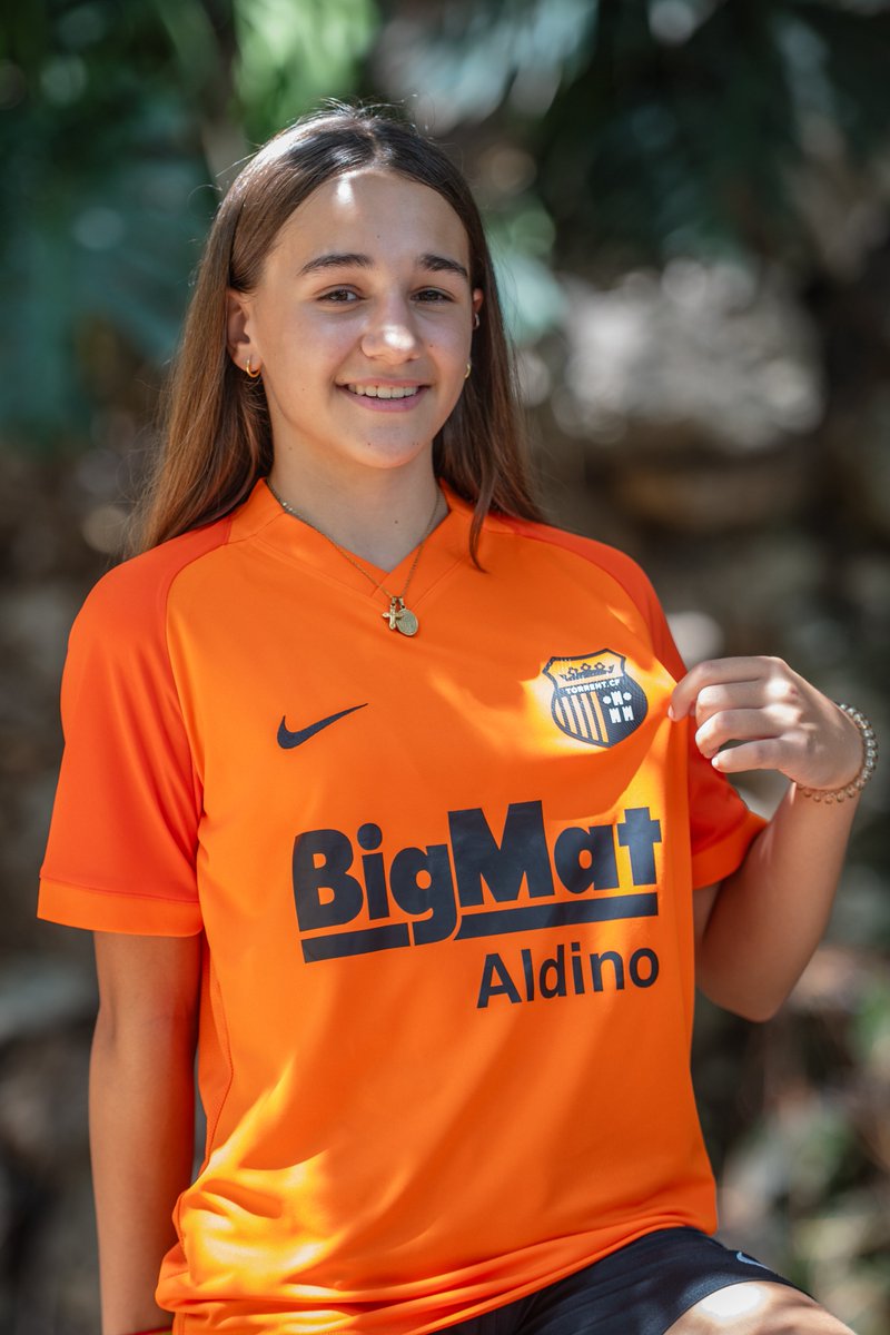 tcf_oficial's tweet photo. 𝗘𝗤𝗨𝗜𝗣𝗔𝗖𝗜𝗢𝗡𝗘𝗦 𝗢𝗙𝗜𝗖𝗜𝗔𝗟𝗘𝗦 𝗧𝗘𝗠𝗣𝗢𝗥𝗔𝗗𝗔 𝟮𝟬𝟮𝟲/𝟮𝟬𝟮𝟳

Estas son las equipaciones oficiales que vestirá el Torrent CF para esta próxima temporada 2026/2027. Presentadas en el Parque Municipal L'Hort de Trénor, uno de los puntos más emblemáticos de nuestra ciudad, Torrent.
Próximamente a la venta en la TCF Store.

--
Aquestes són les samarretes oficials que vestirà el Torrent CF per a la pròxima temporada 2026/2027. Presentades al Parc Municipal L'Hort de Trénor, un dels punts més emblemàtics de la nostra ciutat, Torrent.
Pròximament a la venda en la TCF Store.

#SangTaronja #TorrentTornarem