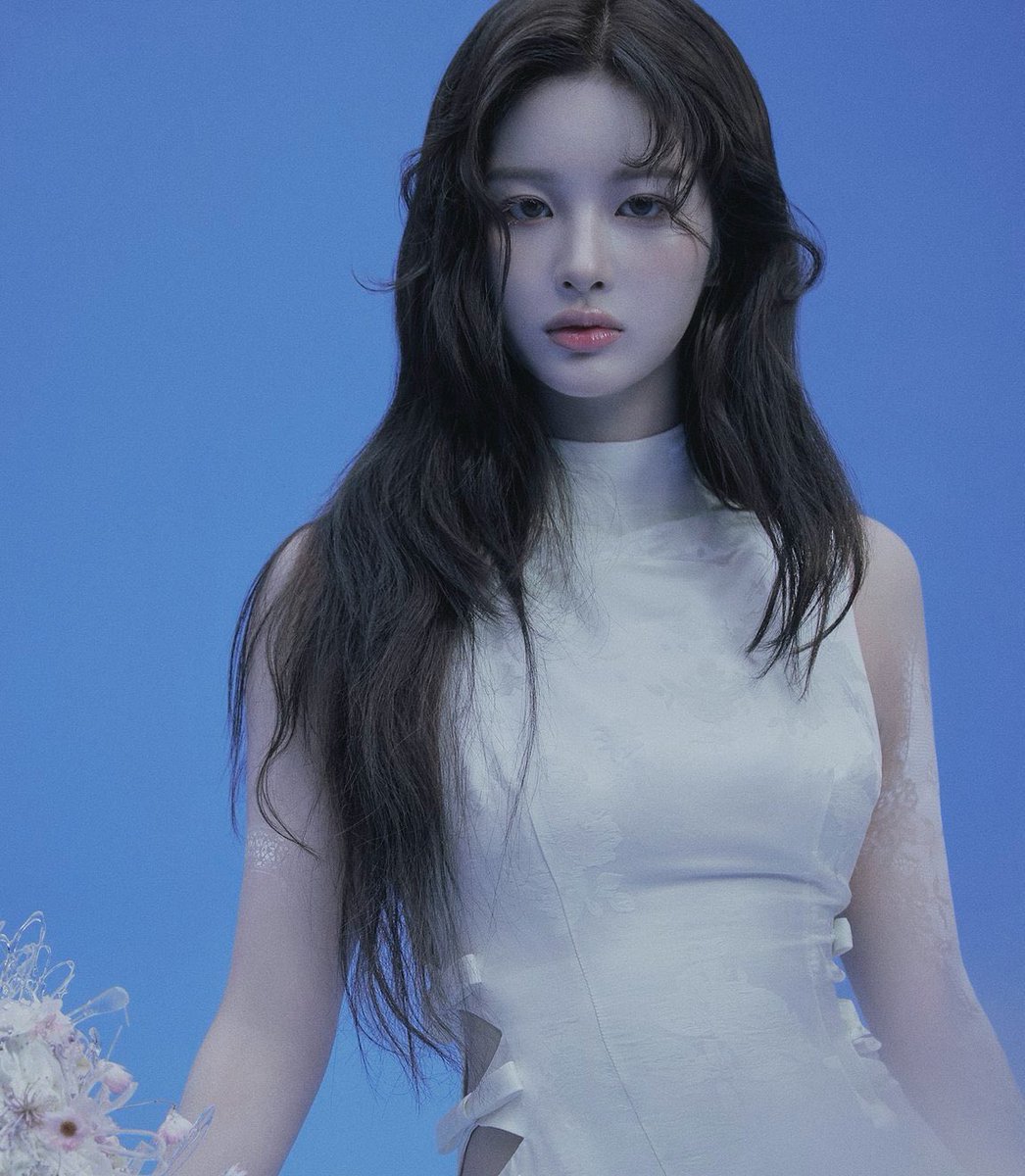 NMXXED's tweet photo. Sullyoon is reportedly parting ways with JYP Entertainment

“I joined for TWICE so i’m leaving with them” https://t.co/JI1kc9tfbs