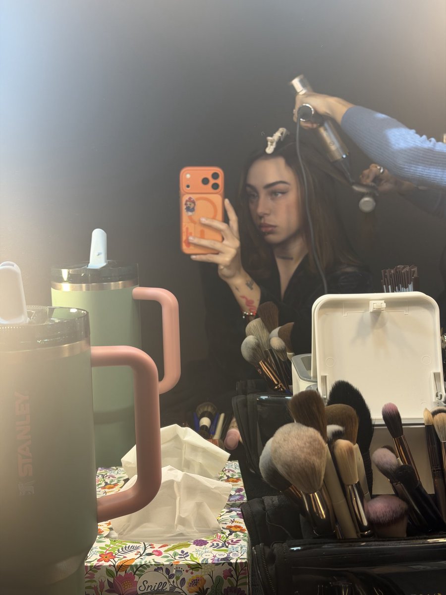 nicole tweet media