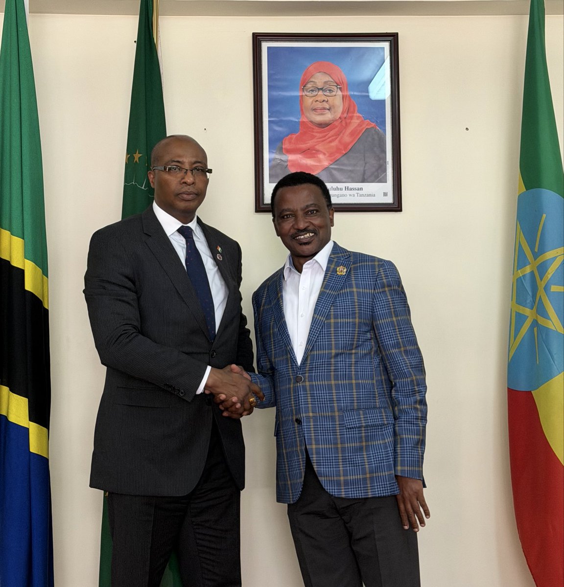 UbaloziAddis's tweet photo. H.E. Amb. Innocent Shiyo welcomed H.E. Amb. Ennio Maes, Amb. of the Republic of Côte d’Ivoire to  Ethiopia🇪🇹, for a cordial meeting at the Embassy. The two Ambassadors exchanged views on enhancing bilateral relations and expanding cooperation b/n Tanzania🇹🇿 and Côte d’Ivoire🇨🇮. https://t.co/bK0q69Ar53