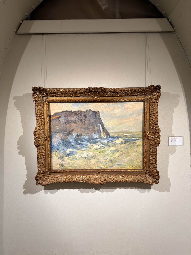 MuseuMontserrat's tweet photo. Avui França celebra la seva festa nacional. Al Museu de Montserrat ho fem amb Monet i la seva «Falaise et Porte d'Aval par gros temps», que acaba de tornar després de mesos en préstec a Lió i Frankfurt. Just a temps per a una jornada ben francesa… 🇫🇷

#MuseuMontserrat https://t.co/c4wCXtWy3a
