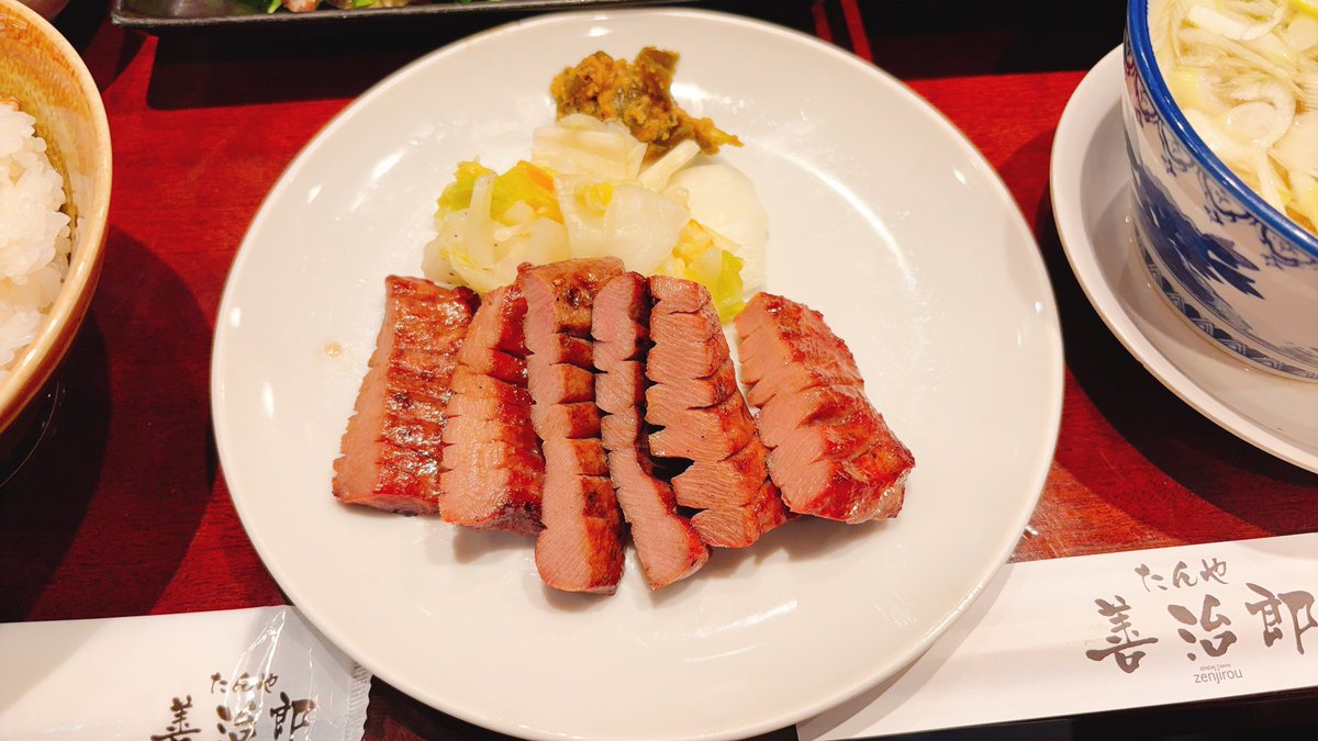 TyanPuru_PS2's tweet photo. 【月イチ牛タン生活】🐮

【たんや 善治郎】
毎月牛タン:61ヶ月連続
定期投稿:39ヶ月目

善治郎全店&amp;メニュー制覇の道
全店舗:2/12

定食:2/11
ランチ:0/9
善治郎オリジナル:0/9
麺類・お重類:3/19
おつまみ・一品料理:6/22
総合:11/70

・内容
牛タン3枚定食 (サラダ🥗)
つくね
ソーセージ

感想↓ https://t.co/OqqEo2XpNb