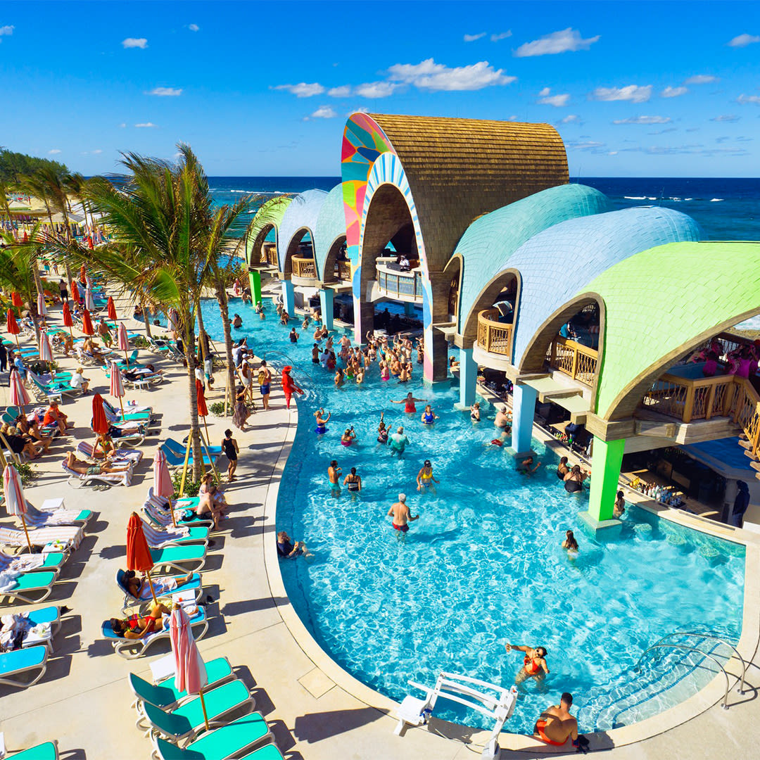 JMCvacations's tweet photo. Beachside relaxation or nonstop island energy? At Royal Caribbean's Royal Beach Club Paradise Island in Nassau, Bahamas, you can have both! Swim-up bars, white-sand beaches, pools, and island dining await. Let's go! (781) 326-2058 https://t.co/nQz9VQoW6w