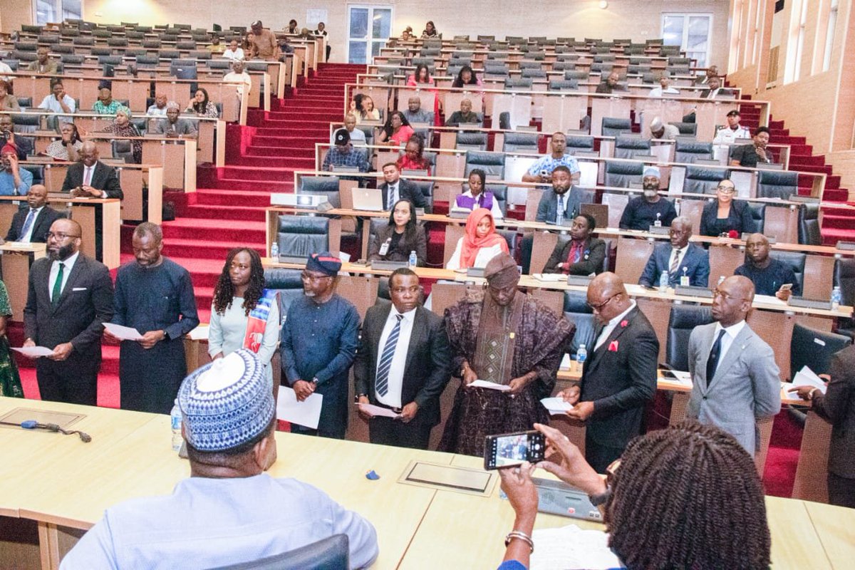 VNwani's tweet photo. INAUGURATION OF MINISTERIAL ADVISORY COMMITTEE 

I am honored to be appointed as a Member of Ministerial Advisory Committee. This platform provides a robust opportunity to properly channel my expertise towards accelerating a sustainable and inclusive development  in Nigeria. https://t.co/HuJYY0UMoP