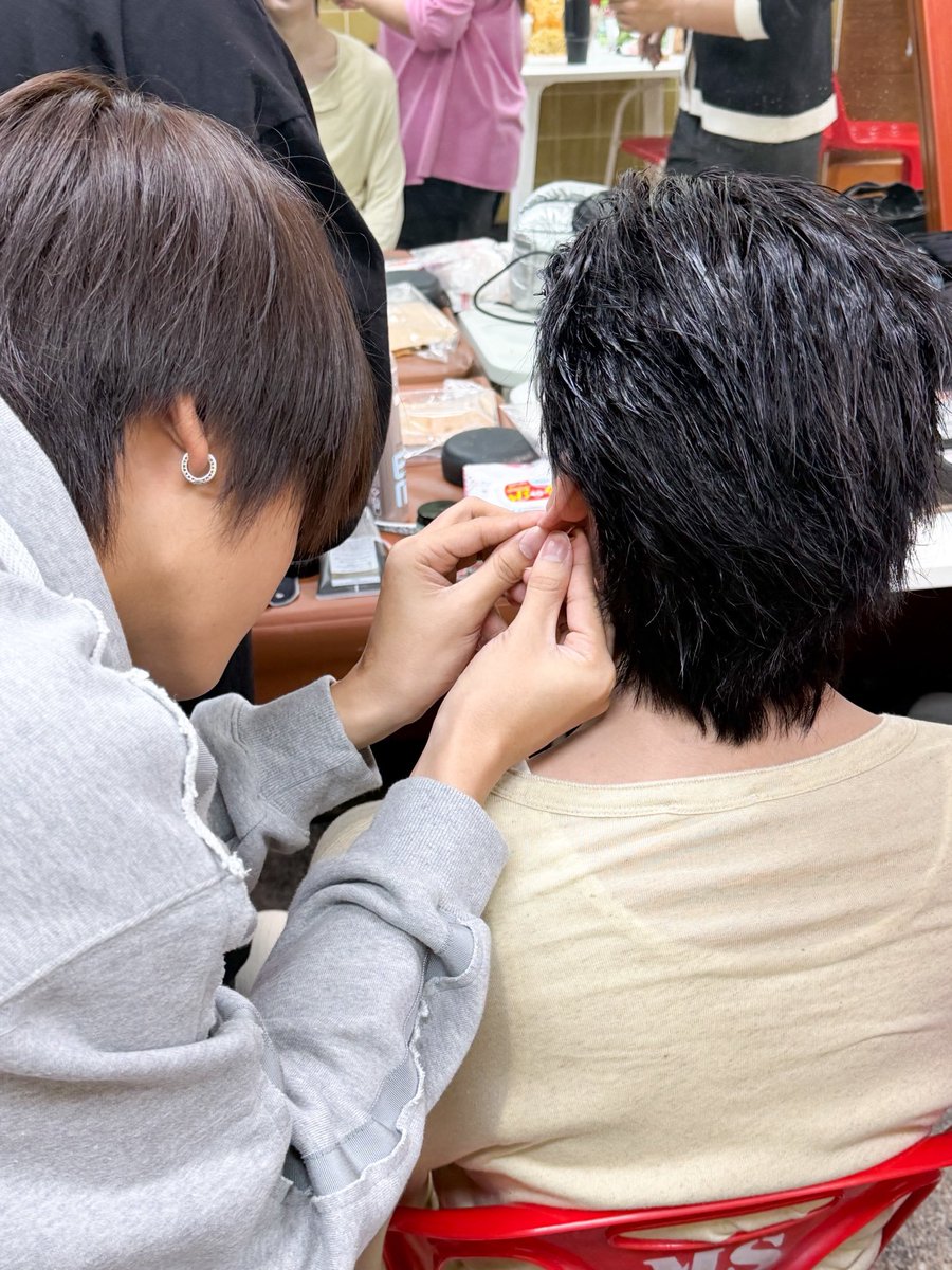 nueatopages's tweet photo. Otto going at North’s solo event to help styling him and even let North borrowed his earrings (their couple earrings) from fan. Captured his photo and even waited for North until he finished his event. If this is not love, then what? 🫠 
#NorthOtto https://t.co/mytR8WlnaA