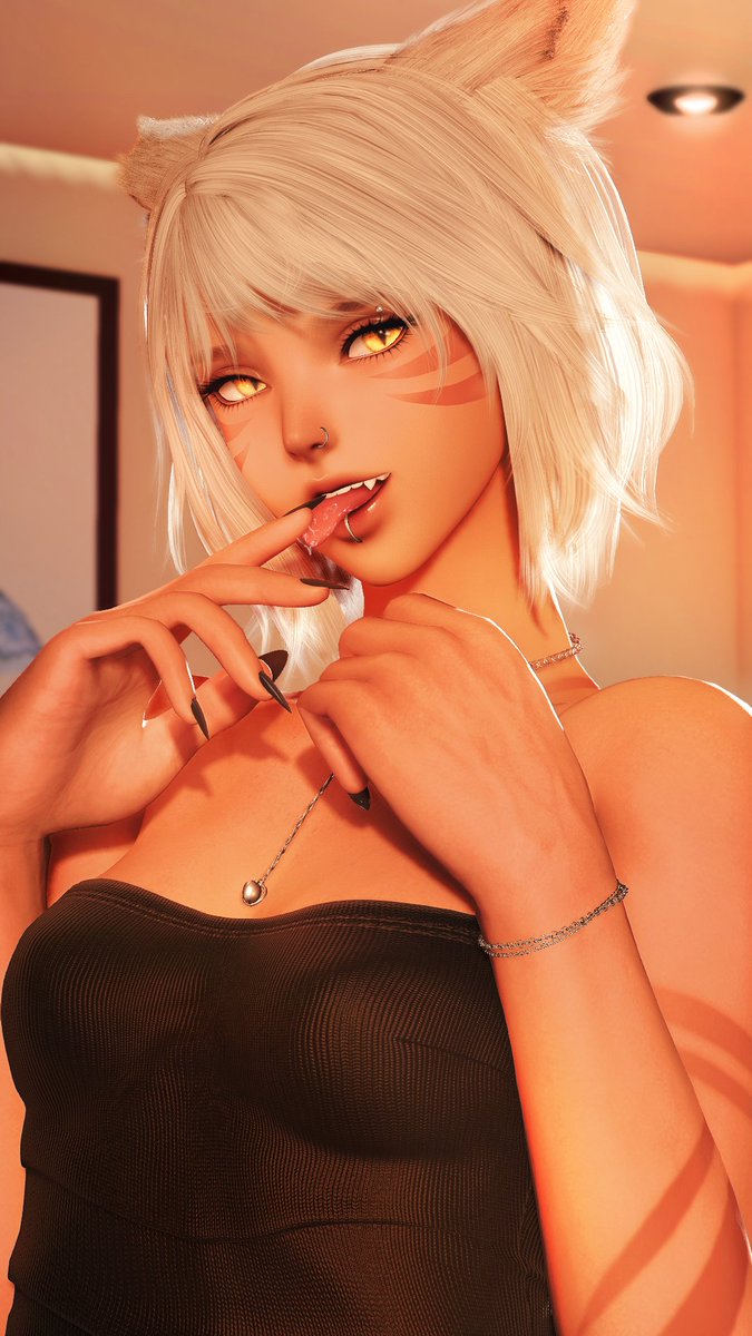 EvilXIV's tweet photo. Miiiiaaauuu mlem https://t.co/6H0EYkbPeJ