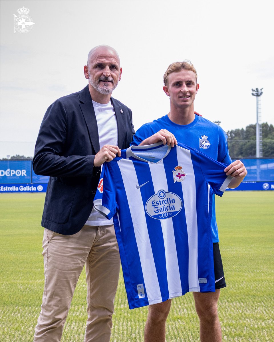 RCDeportivo's tweet photo. 📸🤝 Teun Gijselhart, presentado https://t.co/i78cbHdvql