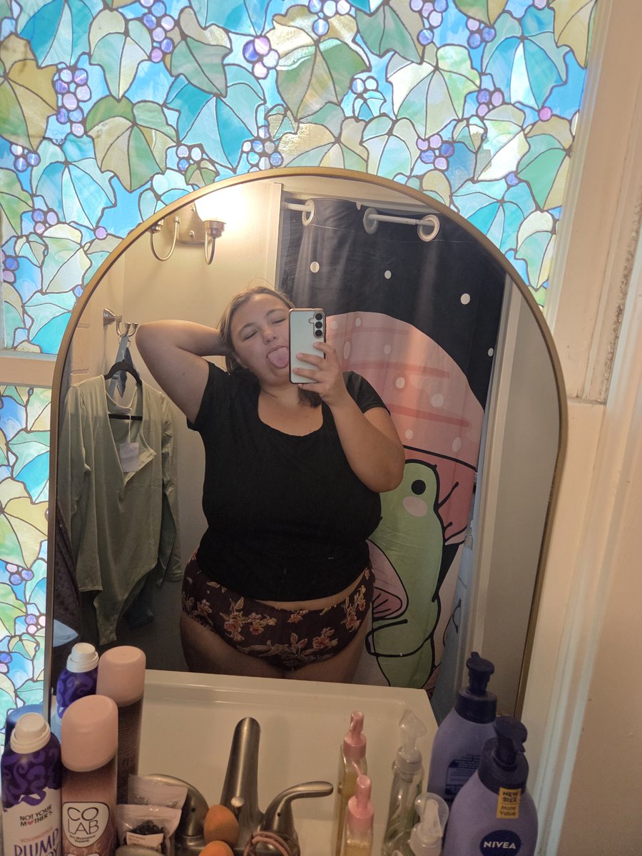 OtaylorsaurusO's tweet photo. Goood morning. Have like 40 mins to get dressed tor a first date oops. Pookie stayed tell well past 4 am last night so I am SLEEPYYYY! It was worth it tho hehe
โก
#singlelife #dating #tinder #bbw #plussize #slut #hoephase https://t.co/w6lWWVtQtw