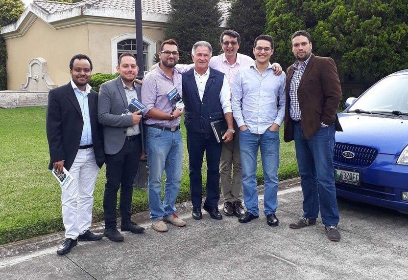 noetineco's tweet photo. @PoderCiudadanGt Está contento tu papá 👇🏼 https://t.co/Z4oS1Jn469