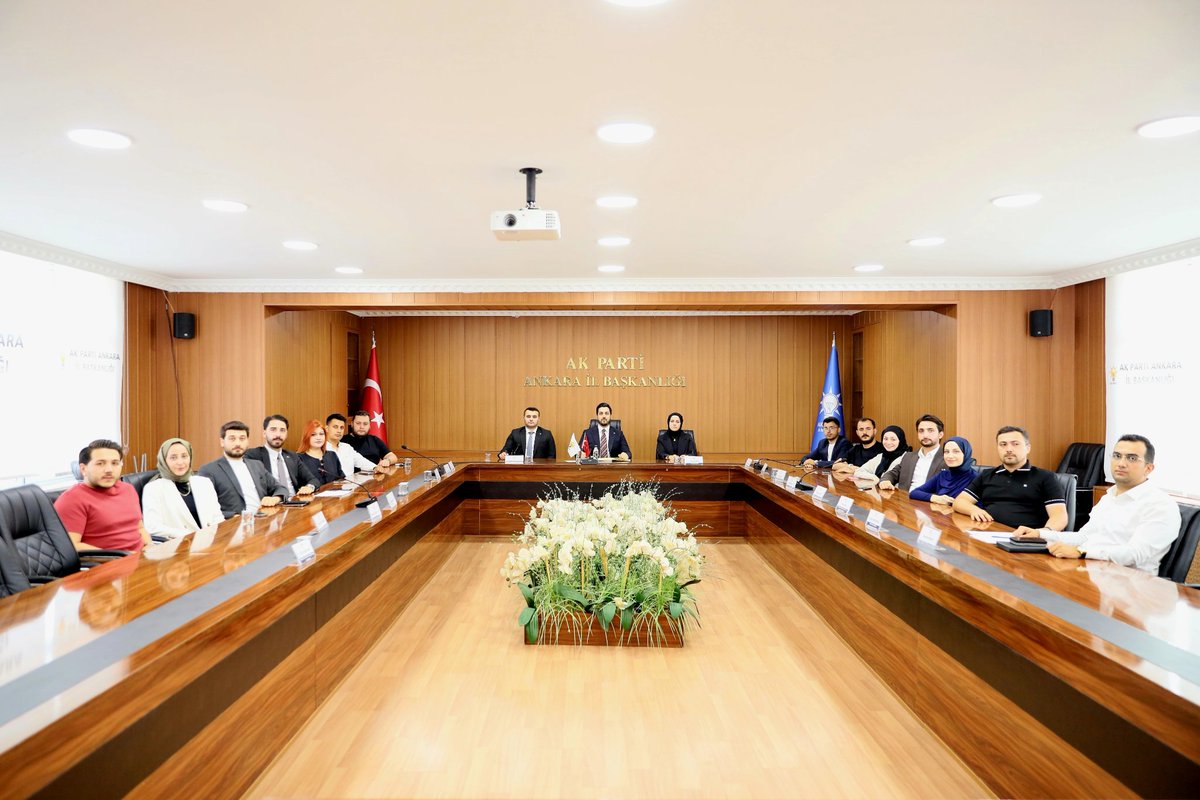 akgenclikankara's tweet photo. İl Gençlik Kolları Başkanımız @avhalilatasoy  başkanlığında Olağan Yürütme Kurulu Toplantımızı gerçekleştirdik. https://t.co/ChSQMzFBga