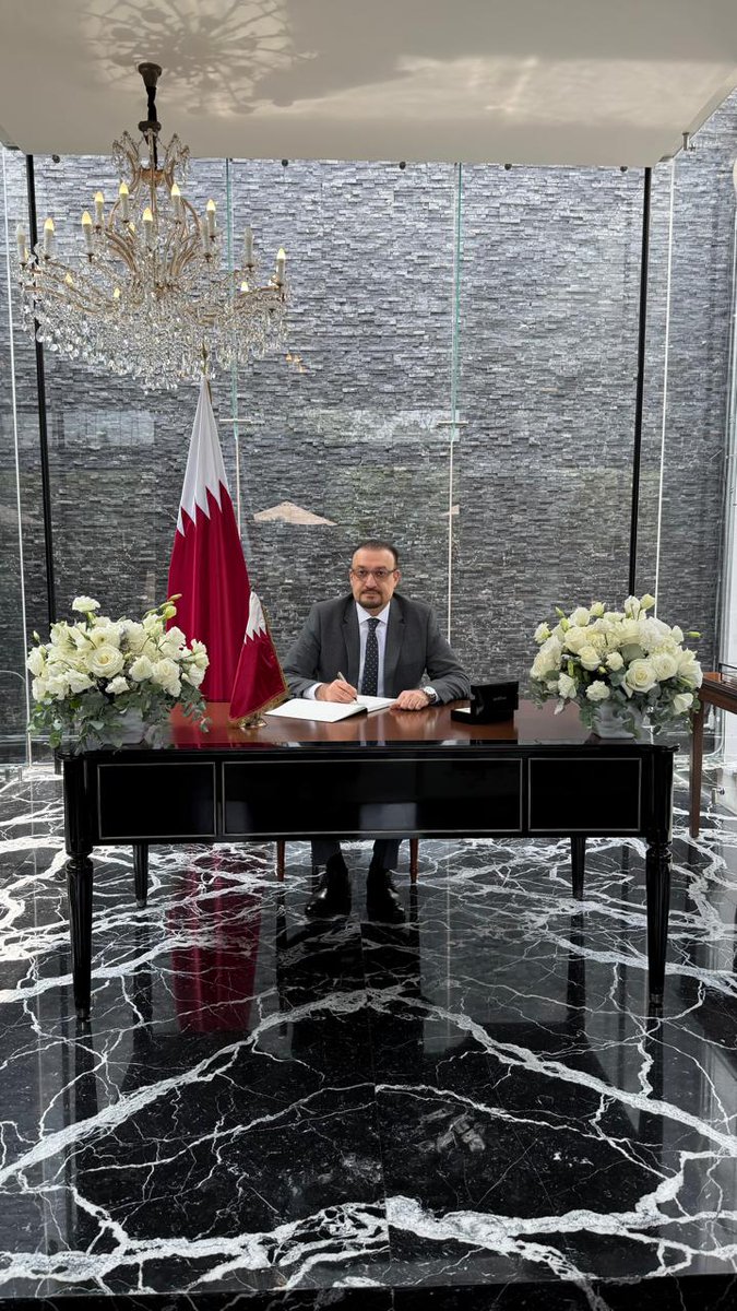IraqinMexico's tweet photo. قدم القائم بالأعما�� المؤقت لسفارة جمهورية العراق لدى الولايات المتحدة المكسيكية، المستشار حيدر فلحي البطاط، واجب العزاء في مقر سفارة دولة قطر لدى الولايات المتحدة المكسيكية، بوفاة المغفور له بإذن الله الشيخ حمد بن خليفة آل ثاني.

وكان في استقباله سعادة سفير دولة قطر لدى المكسيك، https://t.co/FDgM2Ukb85