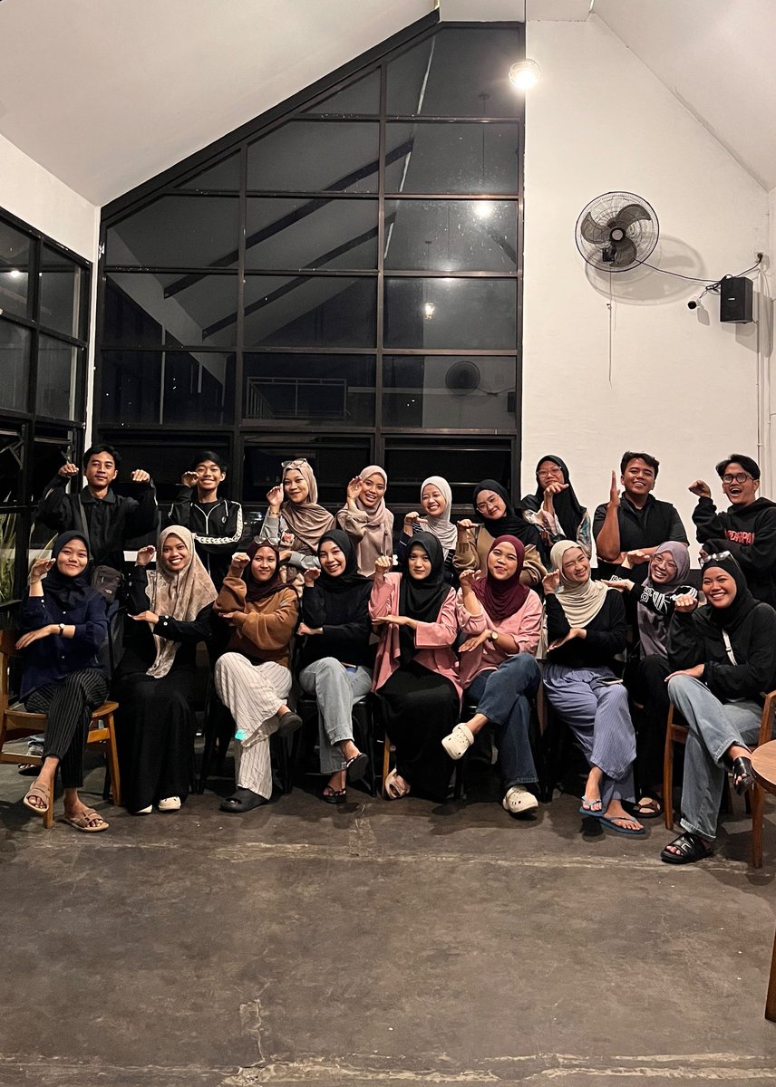 ghozieeh's tweet photo. Kuliah Kerja Ngopi https://t.co/KiaEPRcv39