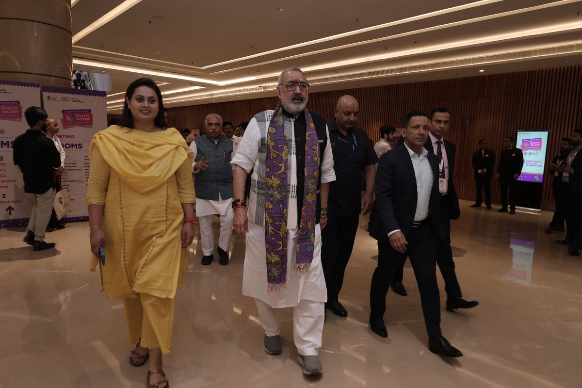 girirajsinghbjp's tweet photo. भारत टेक्स 2026 के अंतर्गत आयोजित Knowledge Session-Bihar's textile investment opportunities में बिहार सरकार की माननीय उद्योग एवं खेल मंत्री सुश्री @_ShreyasiSingh जी के साथ सहभागिता की।

इस अवसर पर बिहार के स्टॉल का अनावरण किया तथा बिहार के उद्यमियों के साथ संवाद कर उद्योग, निवेश और वित्तीय आवश्यकताओं से जुड़े विभिन्न विषयों पर सार्थक चर्चा की। बिहार के वस्त्र एवं उद्योग जगत की संभावनाओं को और आगे बढ़ाने की दिशा में ऐसे संवाद महत्वपूर्ण हैं।

#BharatTex2026 #Bihar #Textiles