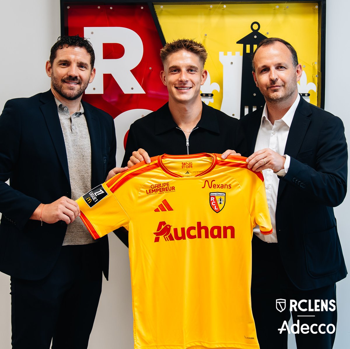 RCLens's tweet photo. Un piston prêt à charbonner ✍️

Dans la lignée de ses prédécesseurs polonais passés par le Racing, Michał Skóraś rejoint les rangs sang et or. Rompu aux joutes européennes (49 matchs) et international A (14 sélections), le joueur de 26 ans a paraphé jusqu’en 2031.

#LesLensois2