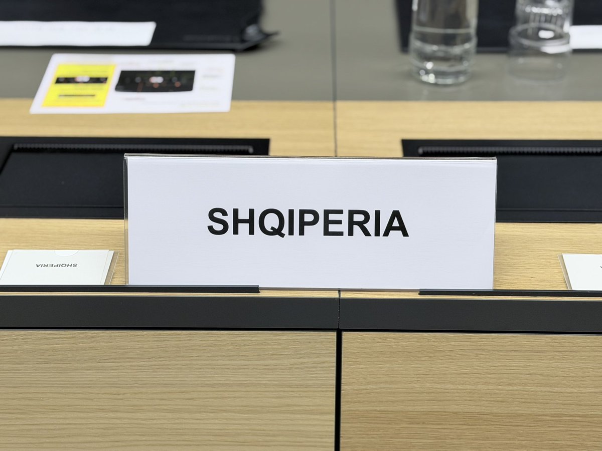 BGPermRepEU's tweet photo. 🇪🇺 Big day for EU enlargement: 4 Intergovernmental Conferences with Ukraine 🇺🇦, Moldova 🇲🇩, Montenegro 🇲🇪 and Albania 🇦🇱. Bulgaria represented by Ambassador Rumen Alexandrov. Montenegro now has 18 closed chapters, Albania closed its first 3.

#EUEnlargement #Bulgaria https://t.co/1wr98GS4YF