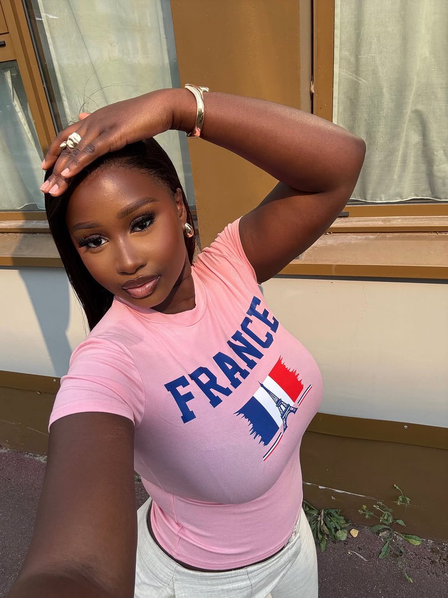 Jennie_ani's tweet photo. #France winning against #Spain tonight ⚽⚽⚽🔥

Active for 20:00pm ⚽ https://t.co/cieNHblEur