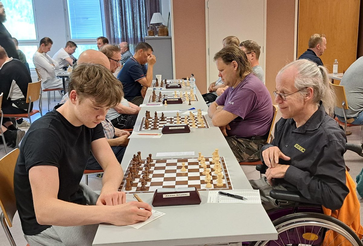 TomiTocklin's tweet photo. Tomi-Aaron Ahtola (1644) 1-0 Vihdoin pistetili auki. Ryöstin avauksessa sotilaan, vastustajani ei luultavasti reagoinut parhaalla tavalla ja voitin helpohkosti. https://t.co/Hv7vrw4vx4