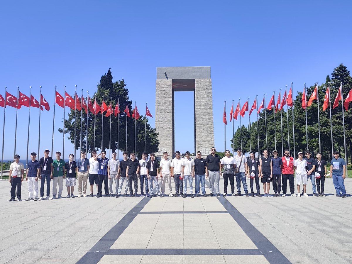 gsb_didimgm's tweet photo. Gençlerimizle Birlikte Ecdadımızın İzinde: 
"Bir Destandır Çanakkale" 

​"Çanakkale Geçilmez!" diyen o sarsılmaz iradeyi bugün gençlerimizle birlikte bir kez daha saygı ve minnetle andık. 

🇹🇷 https://t.co/li7mH9B9DJ
