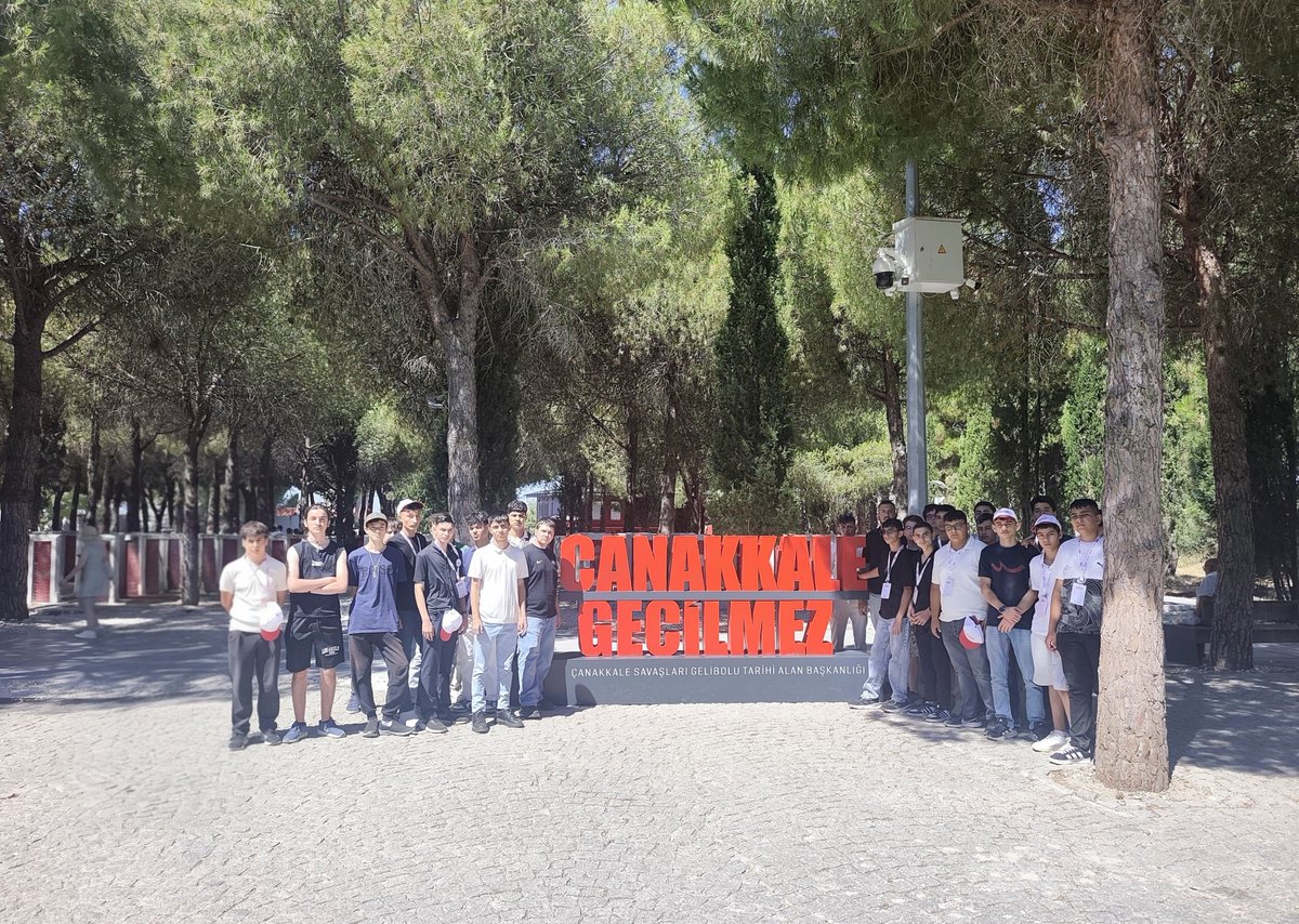 gsb_didimgm's tweet photo. Gençlerimizle Birlikte Ecdadımızın İzinde: 
"Bir Destandır Çanakkale" 

​"Çanakkale Geçilmez!" diyen o sarsılmaz iradeyi bugün gençlerimizle birlikte bir kez daha saygı ve minnetle andık. 

🇹🇷 https://t.co/li7mH9B9DJ