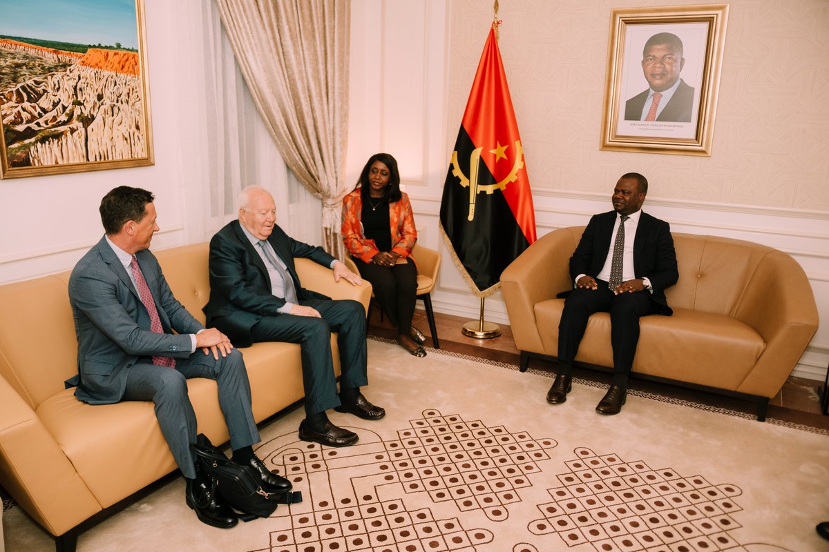 MiguelMoratinos's tweet photo. 🤝Pleased to meet with H.E. Mr. Dionísio Ma Fonseca, Minister of State &amp; Chief of Staff to the President of #Angola 🇦🇴. We discussed preparations for the 3️⃣rd iteration of “A Call for Peace, the End of Wars &amp; Respect for International Law”🕊️ to take place in Luanda on 16-17 July. https://t.co/alA9yIFYv5
