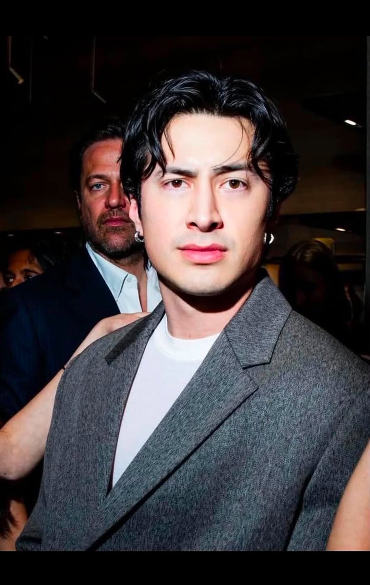 whatH13's tweet photo. Never saw this pic before, wow Hudson😮‍💨 he really is so good at having eyes😭😭 https://t.co/F6edVw84PK