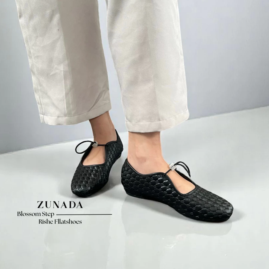 miyawmew's tweet photo. DEMI APA IHHHH nnemuin flatshoes segemas ini hargannya ngga sampe 100ribu
bisa buat ngantor, kondangan, ngampus sama hangout
cek link coba, kalian dapet harga berapa nnih?
https://t.co/vCCFP4ApNh
#flatshoes https://t.co/7cWqwCr0PK