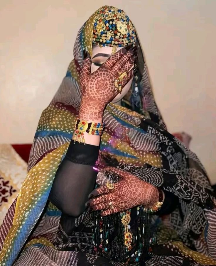 tootyehya's tweet photo. لكل لون من ألوان الملحفة سحره الخاص، ومع #الملحفة_الموريتانية يزداد حضور #التراث وتألق #موريتانيا في كل مناسبة. ✨ https://t.co/4dApzLwgMA