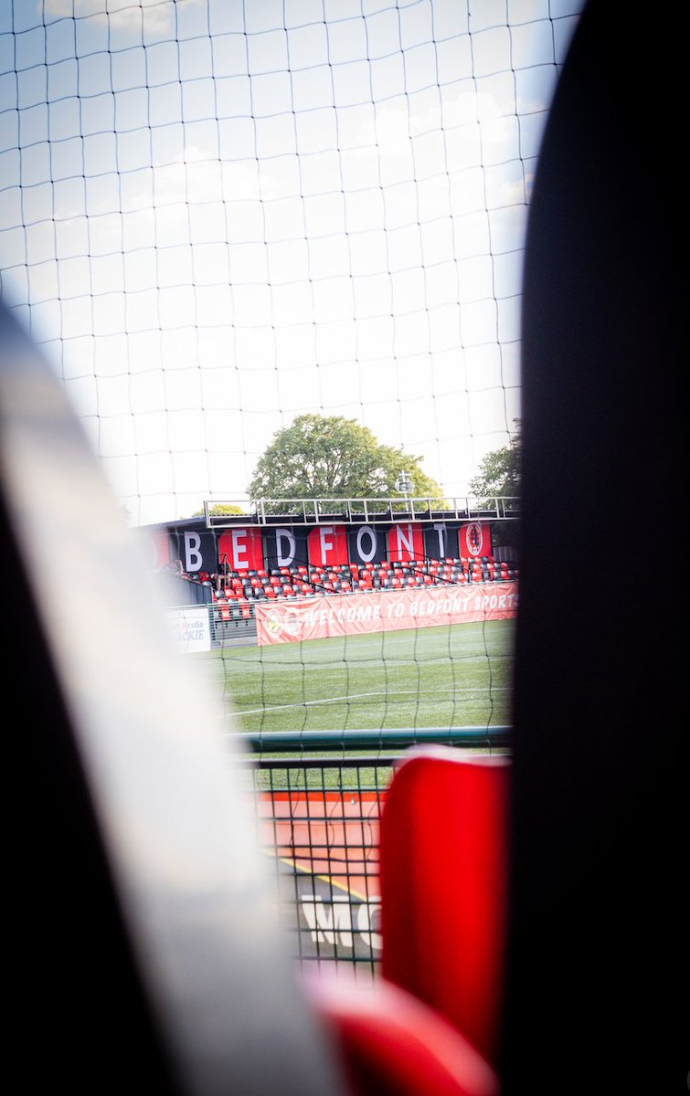 stalbanscityfc's tweet photo. The Saints have landed โ๏ธ
#SACFC๐ https://t.co/dOfFRuUzAc