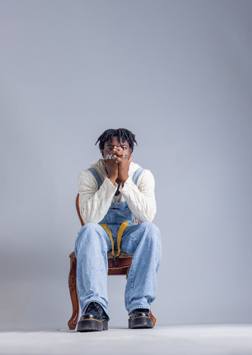 kwaku_Geezy's tweet photo. The future is unwritten, my efforts isn’t. 
First single of the year loading #AZINGELE 
#Newmusic https://t.co/lDfsNCnMVJ