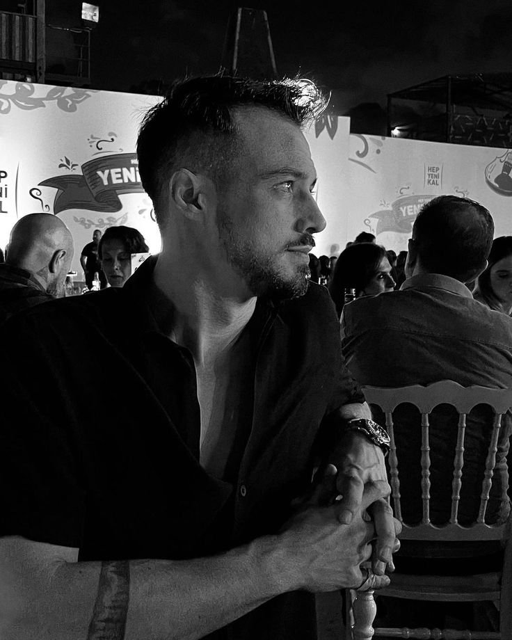_benneyaptimkii's tweet photo. 🫣🫣🫣

#MertYazıcıoğlu https://t.co/vnW2dMk09S