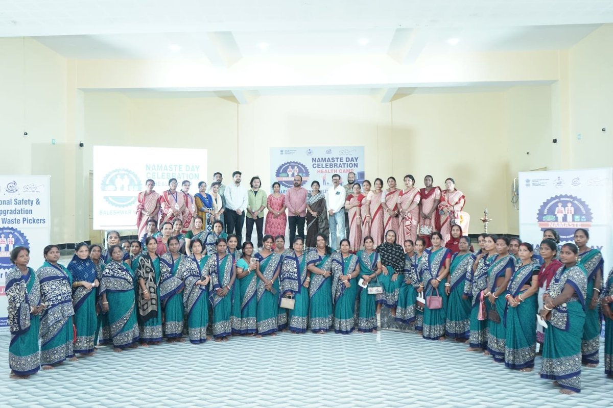 DMBaleshwar's tweet photo. NAMASTE Day has been celebrated at Baleswar Municipality
with the active participation of all Swachh Supervisor, all Wealth Centre Karmi and BOV Karmi and Sanitation workers in the present of  public representatives and municipal officials.
As part of the programme, https://t.co/ZX0iIVQqin