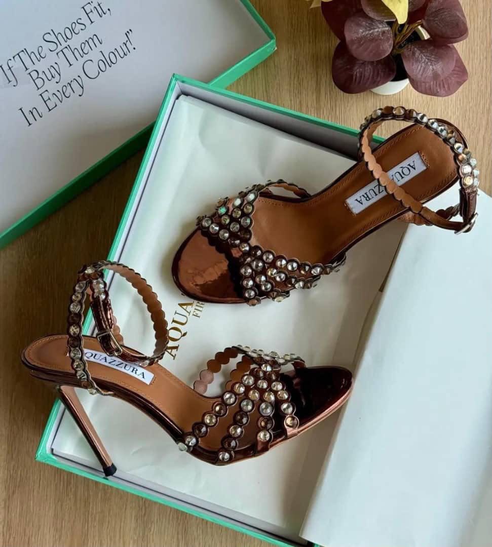 Erotic_shoppe's tweet photo. 38,000 https://t.co/qrIl1maWP0