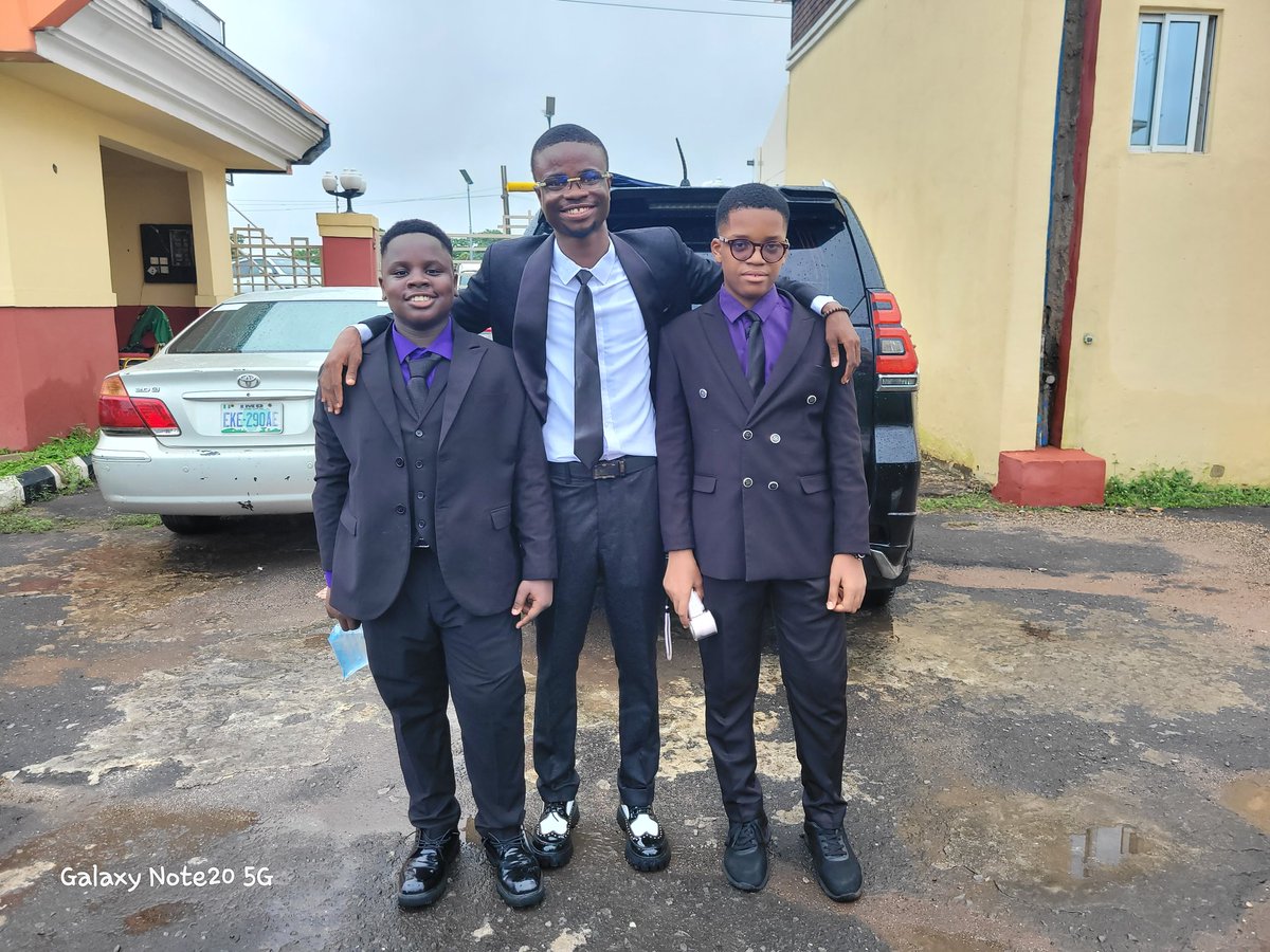 Maths_Wonder001's tweet photo. @winexviv Our boy Egejurum Onyedikachi graduated from primary school today.

Peep the Valedictorian 🎓 https://t.co/otHUB7j5Mb
