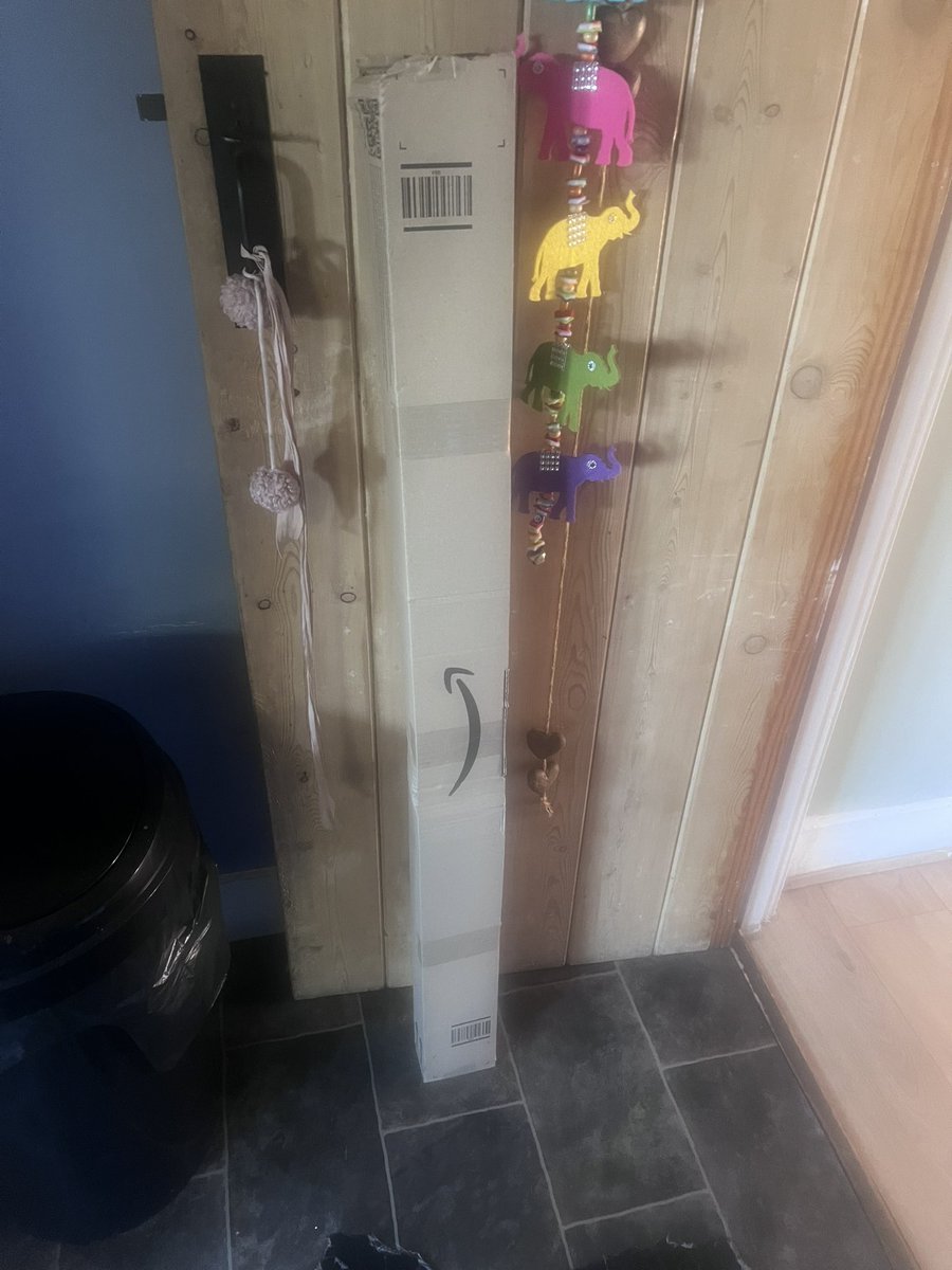 Mike_Fair75's tweet photo. When you order a window wiper from @amazon and you get a 4ft box. @BraintreeDC.   Surely there needs to be a collective piece of work with couriers re: packaging #recycling https://t.co/remHxHLXcm