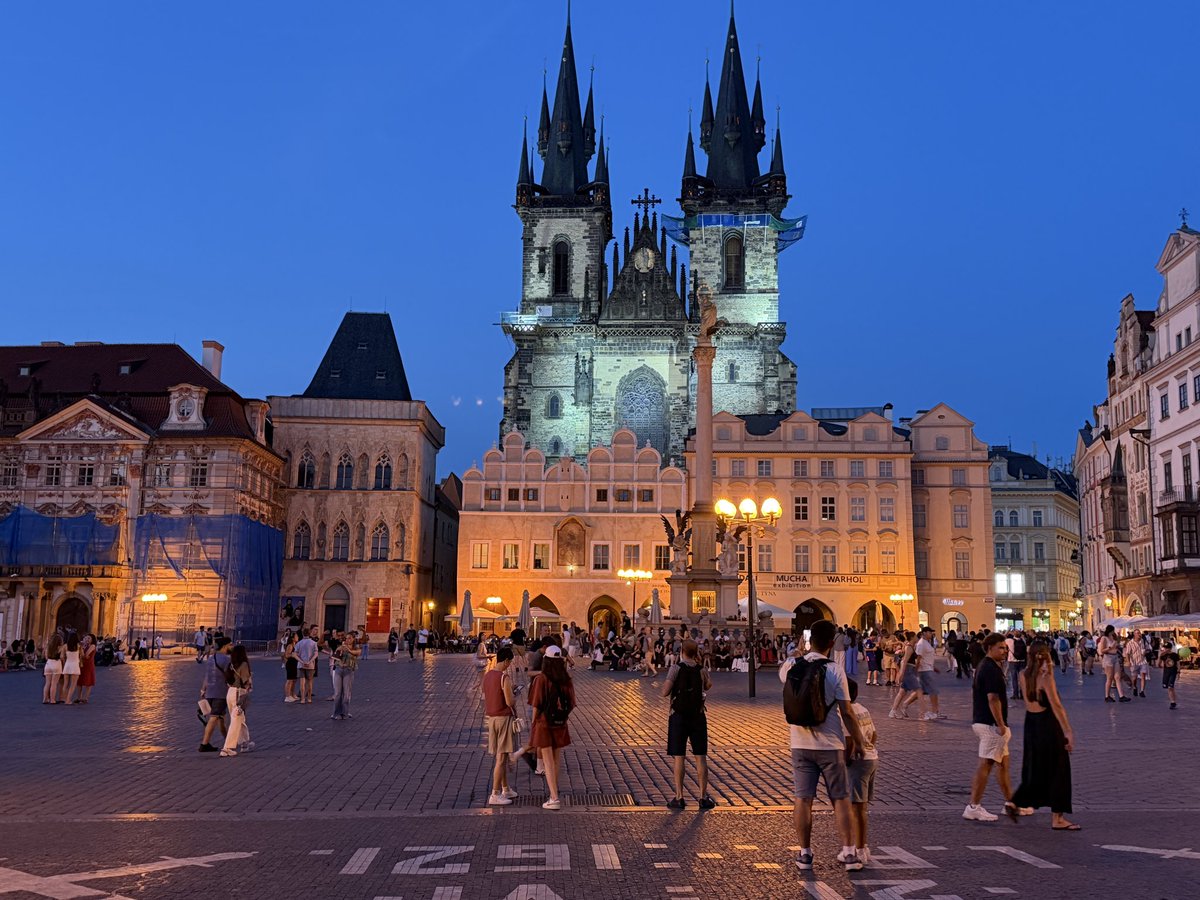 MrSeaBeans's tweet photo. Prague is cool https://t.co/nzJJQEfCAs