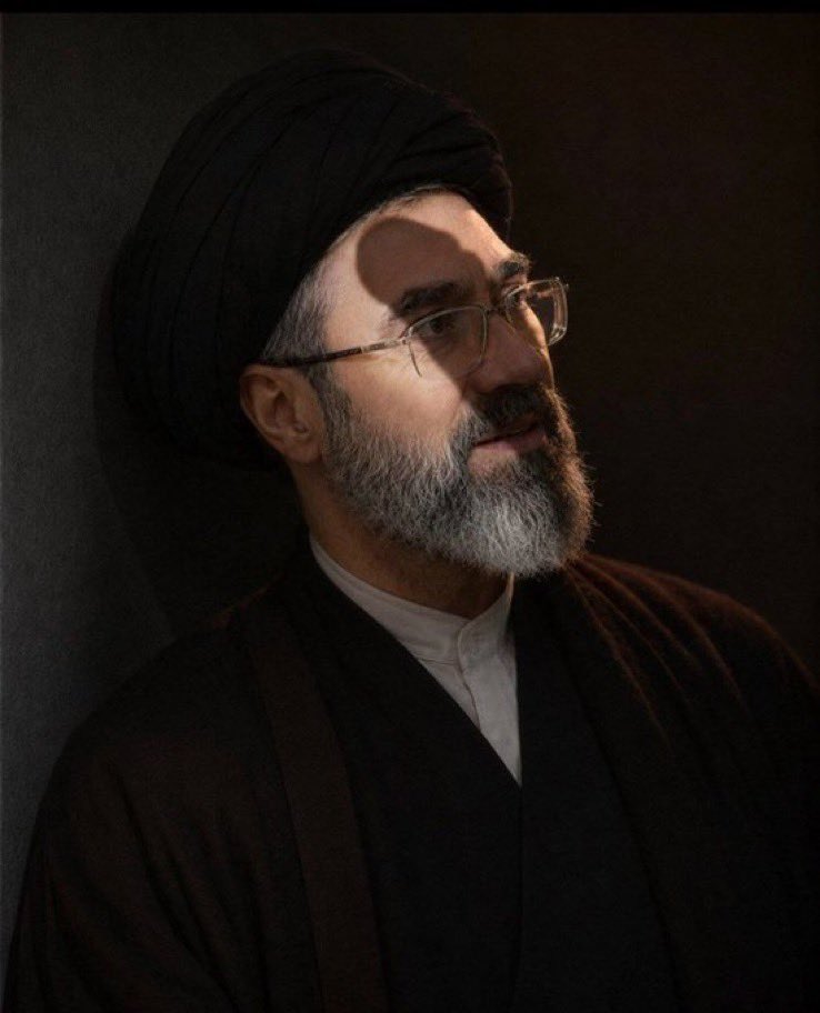 Isom_13's tweet photo. گر پدر رفت تفنگ پدری هست هنوز 😉 https://t.co/jEegg6VlfV