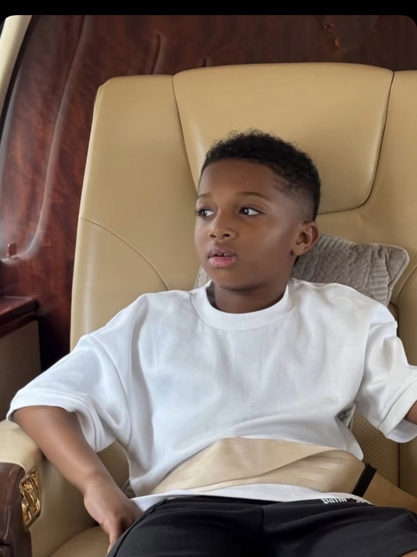 BigWizOclock's tweet photo. Big Wiz is incredibly blessed! ❤️💎🕊️
I've got 4 out of his 5 kids here, please drop the picture of Ayo Jr. in the replies so we can complete the list! 🦅🐐💎 https://t.co/nuuRmLdhES