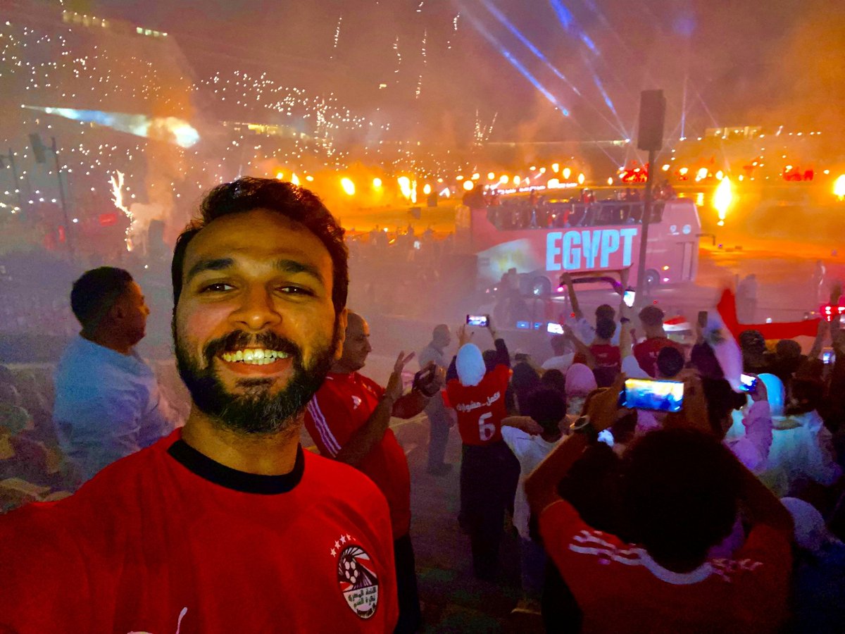 AsimOsama's tweet photo. هسيب دي هنا.. عشان تفضل اللقطة دي عايشة. 🇪🇬

القصة مكنتش مجرد كورة.. ده كان حلم بلد كاملة، والختام في استاد القاهرة وسط الجمهور هو اللقطة اللي تليق بالرحلة دي. 🇪🇬 https://t.co/PKtYFMzc0D